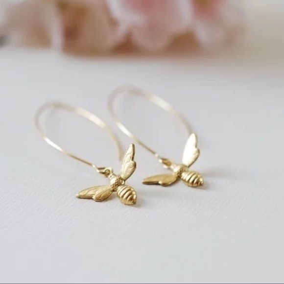o h ,  h o n e y . e a r r i n g s🍯 - Picture 3 of 4